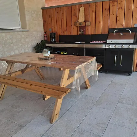 La Brune Casa de Férias Lesparre-Médoc
